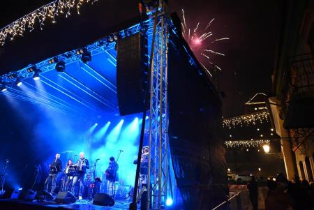 V novo leto stopili skupaj z ansamblom Galop (27)